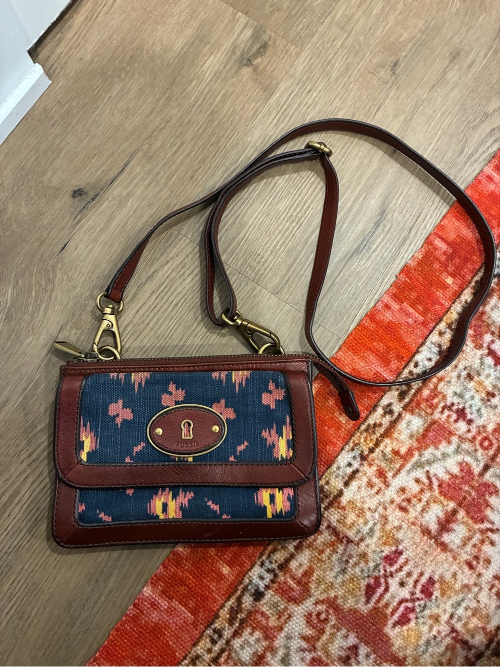 Y2K Fossil Brown Leather & Blue Patterned Crossbody boho fall preppy academia